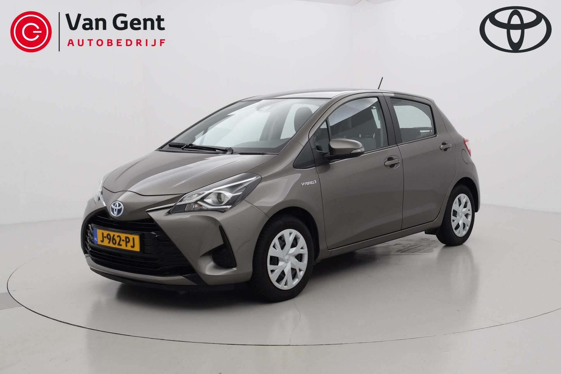 Toyota Yaris 1.5 Hybrid Active Navi All season banden Automaat